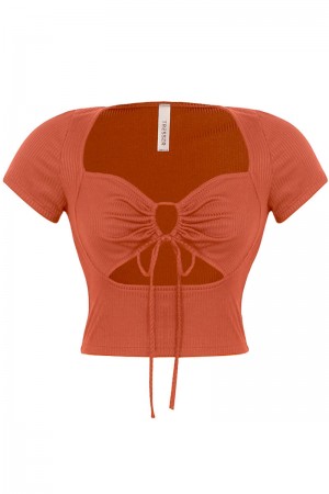 SHORT SLEEVE CROP TOP W/ FRONT CUT OUT